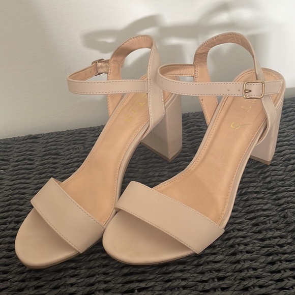 Betts Shoes - Betts Nude Size 8 Block Heel